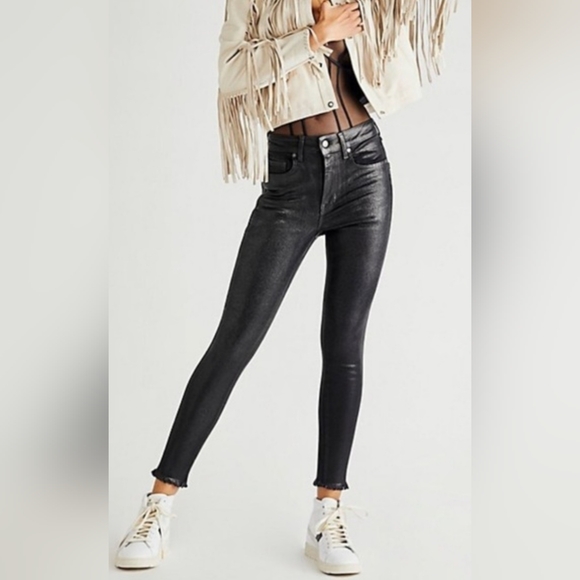 NEW FREE PEOPLE BLACK COATED HIGH RISE SKINNY JEANS SIZE 26 - Picture 1 of 8